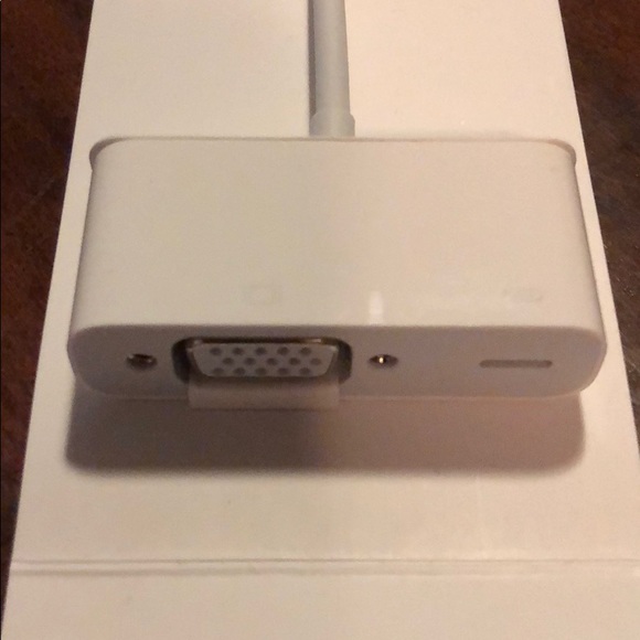 Apple lightning to VGA adapter - Picture 3 of 5